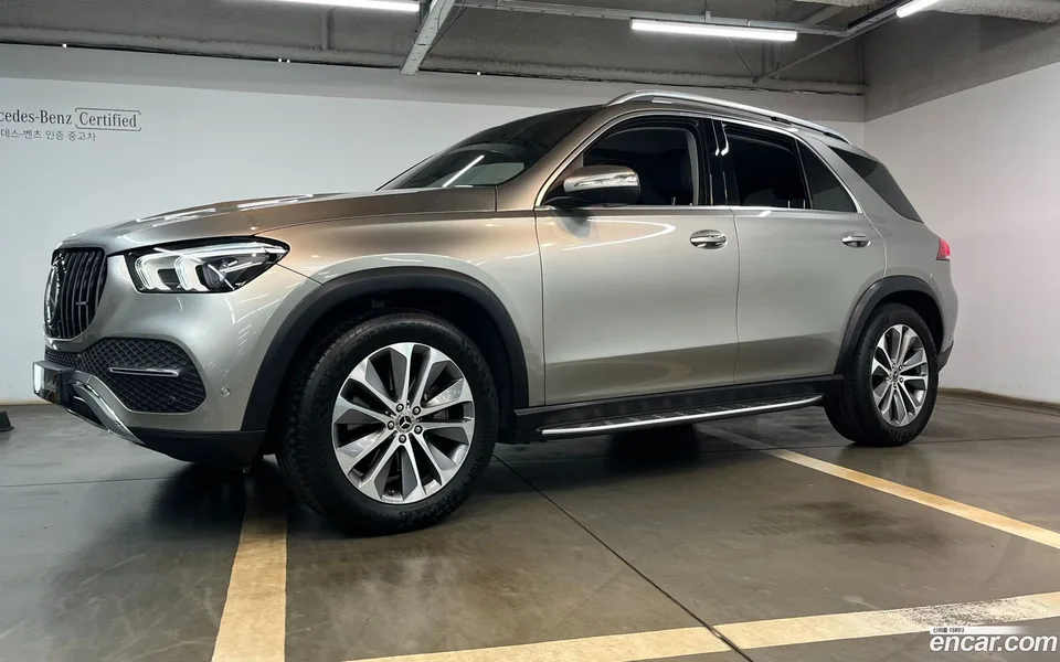 Mercedes-Benz GLE-Class GLE300d 4MATIC 2022 — фото 1, купить с доставкой в Москву