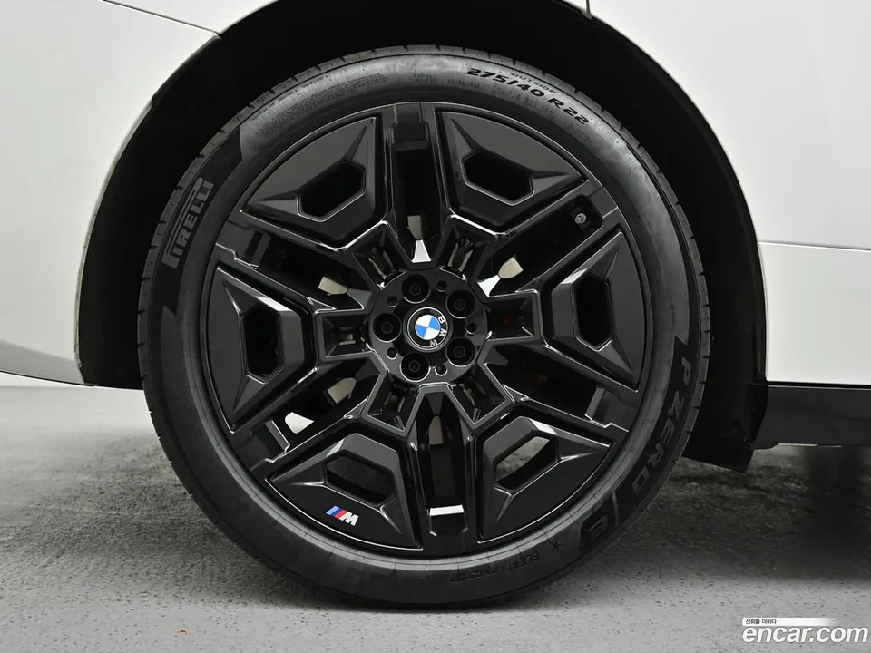 BMW iX xDrive60 M 2025 — миниатюра 5