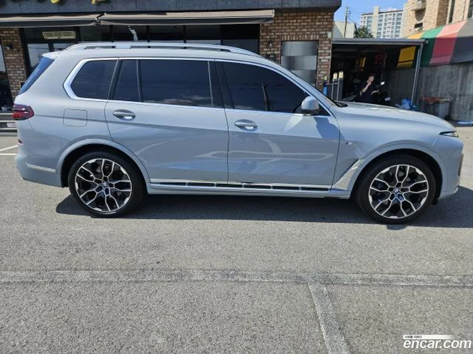 BMW X7 xDrive 40i M 6 2024 — миниатюра 3