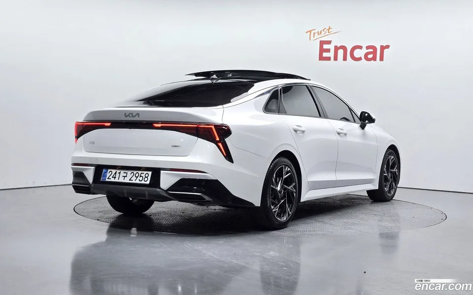 Kia K5 Hybrid 2025 — миниатюра 2