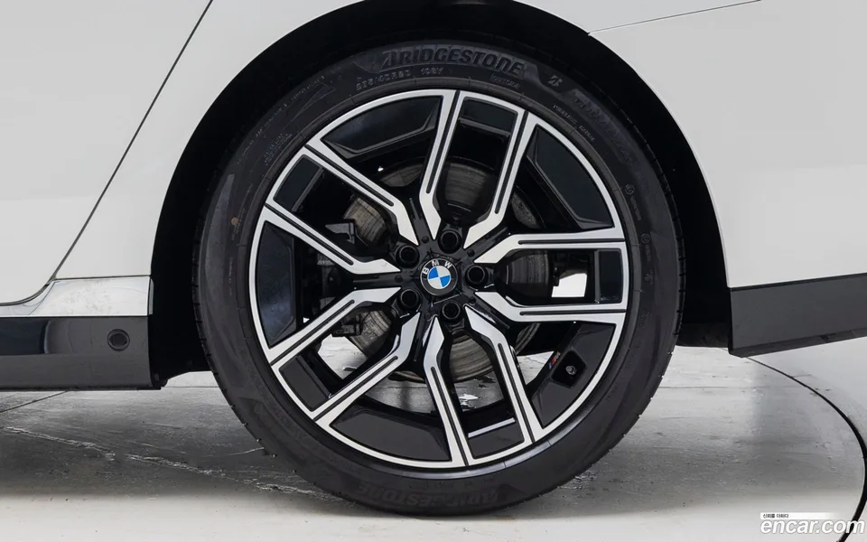 BMW 7 Series 740d xDrive M 2025 — миниатюра 5