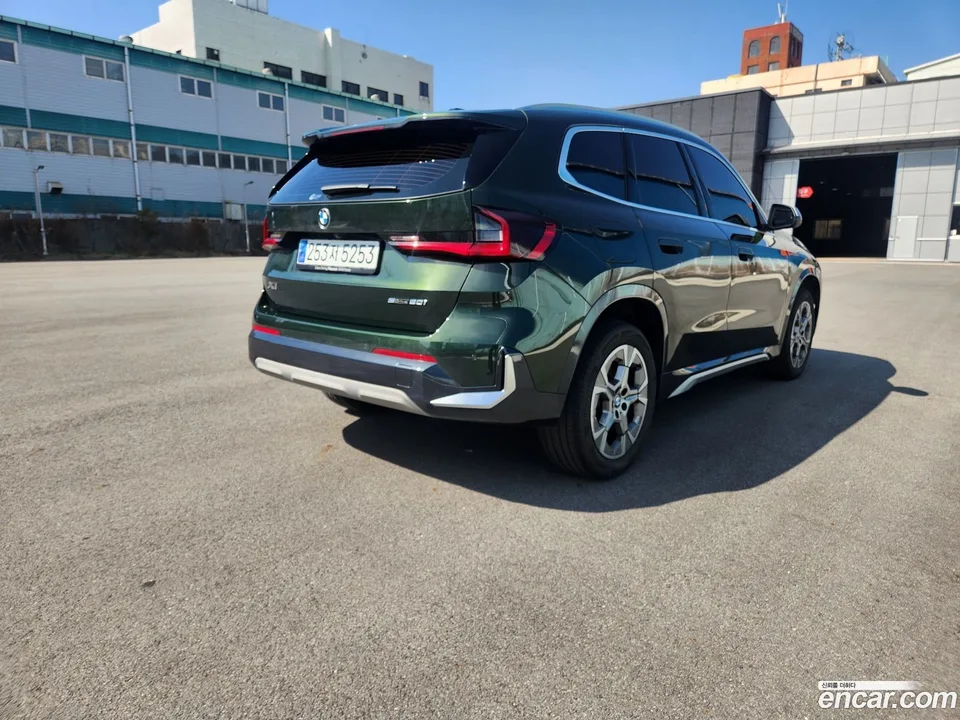 BMW X1 sDrive 20i xLine 2023 — миниатюра 4