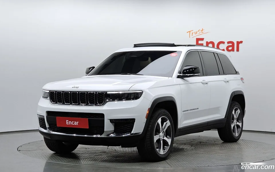 Jeep Grand Cherokee 3.6 2023 — фото 1, купить с доставкой в Москву
