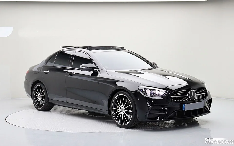 Mercedes-Benz E-Class E350 4MATIC AMG Line 2023 — миниатюра 3