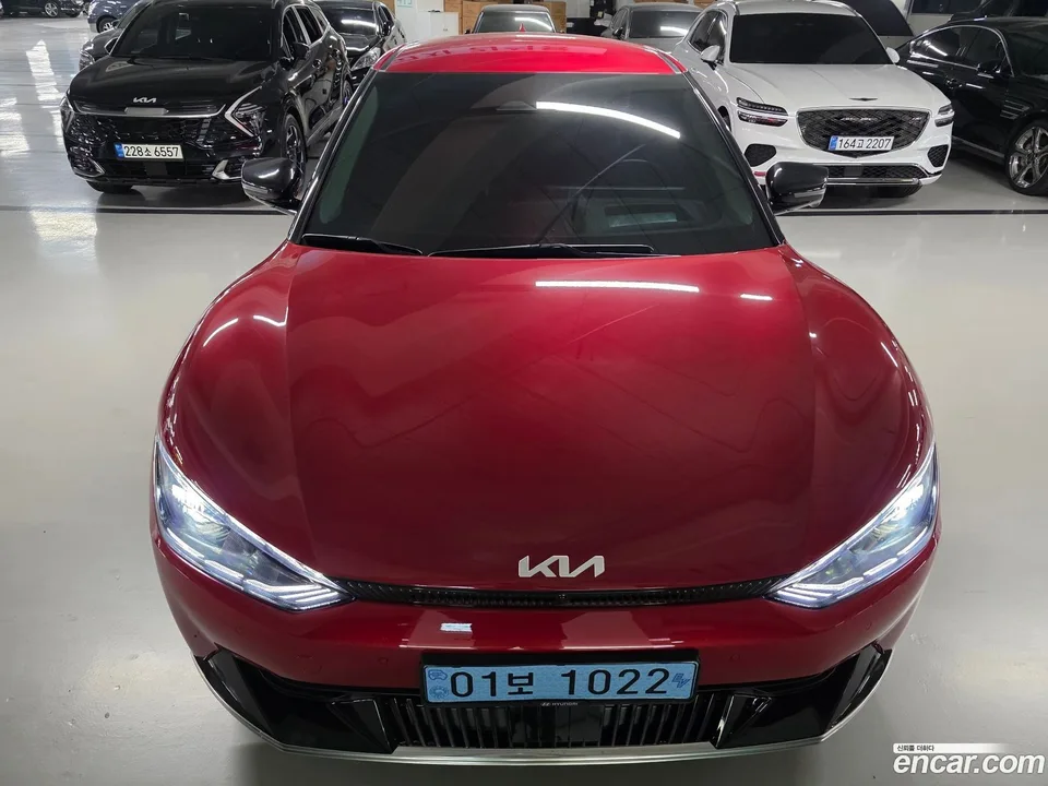 Kia EV6 4WD 2023 — миниатюра 2