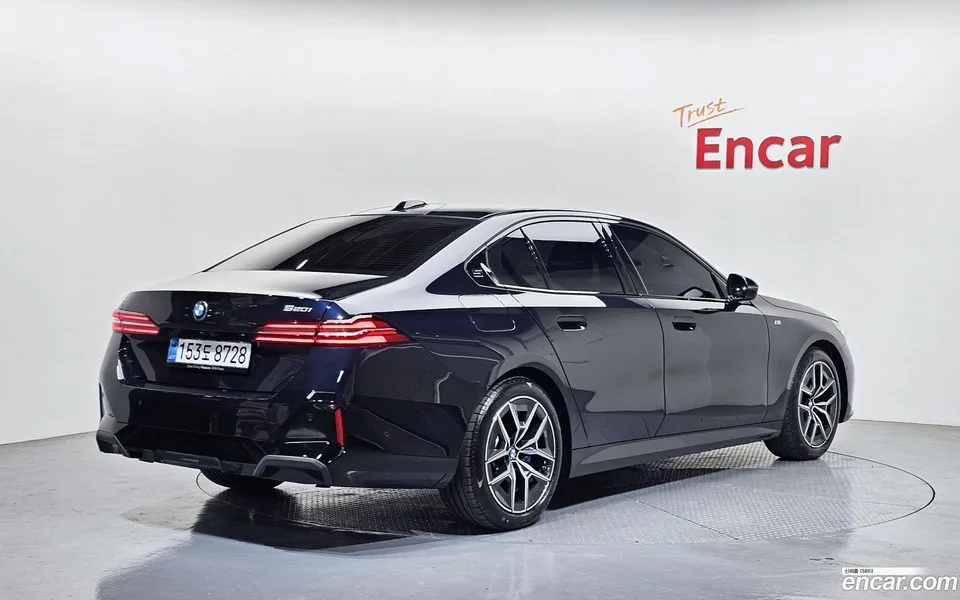 BMW 5 Series 520i M 2025 — миниатюра 2
