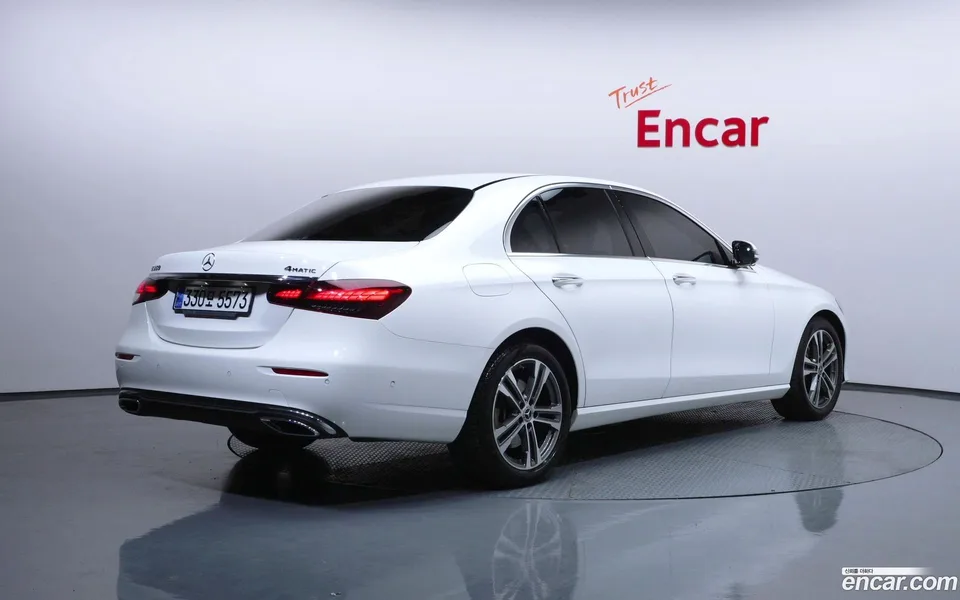 Mercedes-Benz E-Class E350 4MATIC 2022 — миниатюра 2
