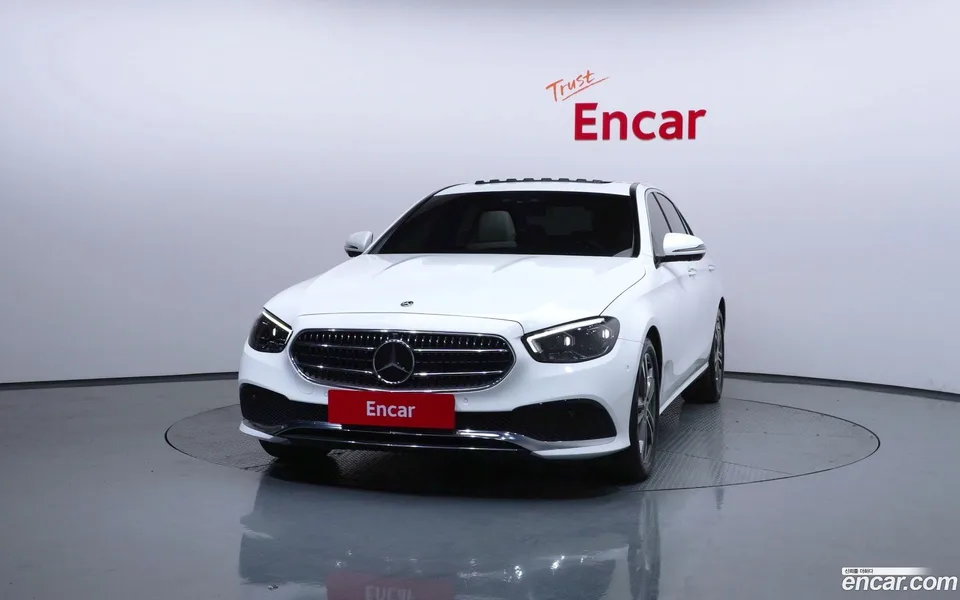 Mercedes-Benz E-Class E350 4MATIC 2022 — миниатюра 3