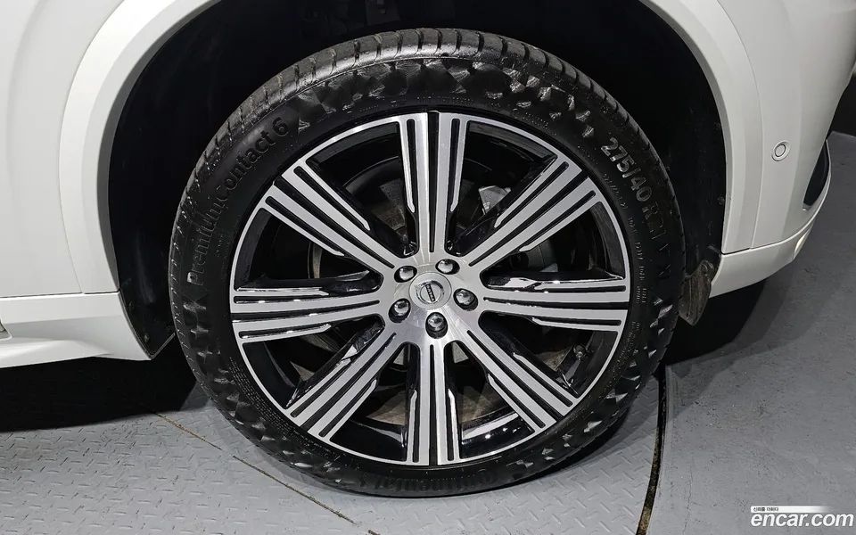 Volvo XC90 B6 2023 — миниатюра 5