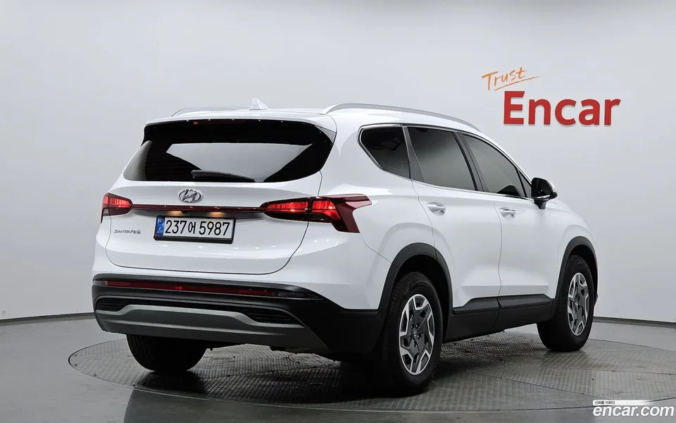 Hyundai Santa Fe HEV 1.6 2WD 2022 — миниатюра 2