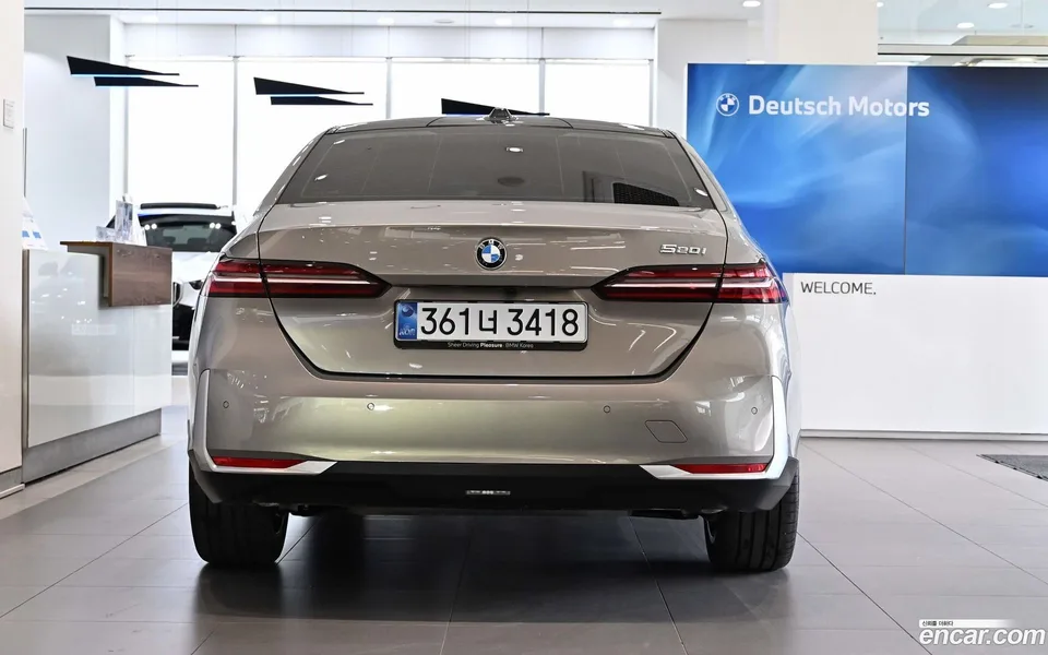 BMW 5 Series 520i 2025 — миниатюра 3