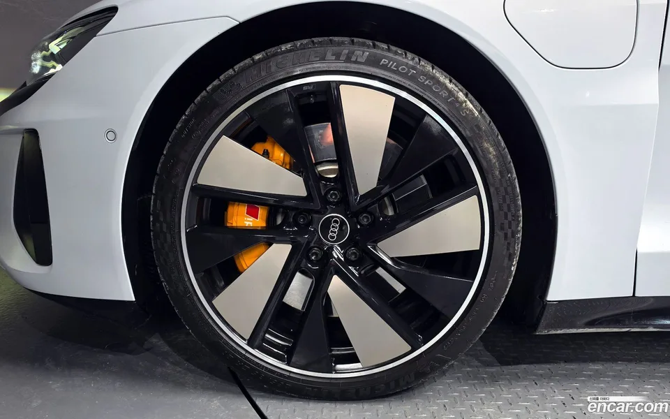 Audi e-tron GT GT 2022 — миниатюра 5