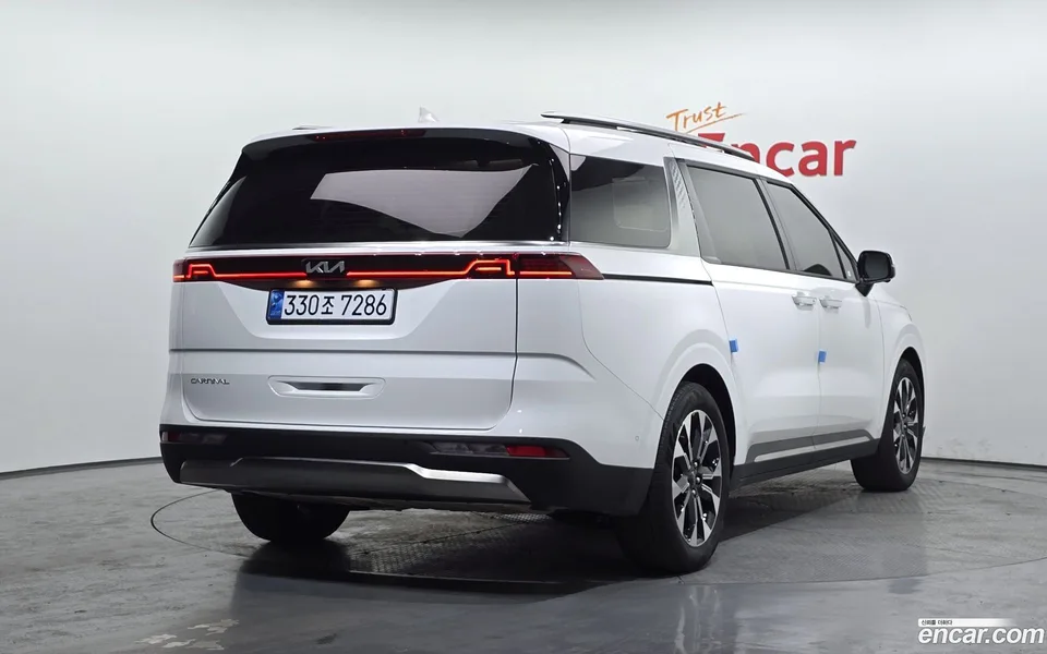 Kia Carnival 7 2023 — миниатюра 2