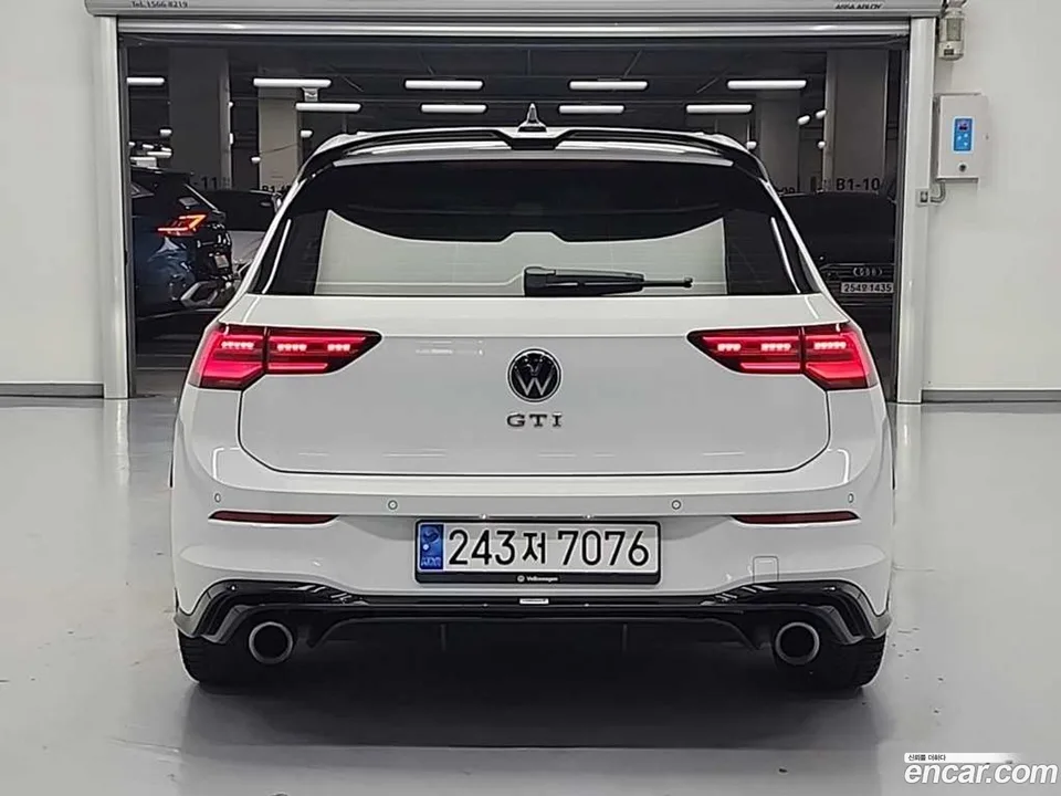 Volkswagen Golf 2.0 GTI 2024 — миниатюра 3