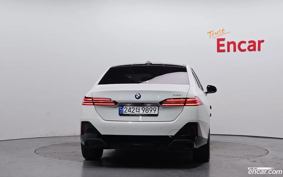 BMW 5 Series 520i M 2024 — миниатюра 3