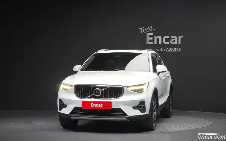 Volvo XC40 B4 2022 — миниатюра 3