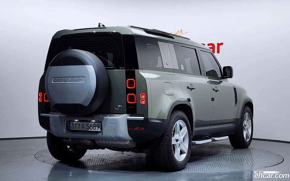 Land Rover Defender 110 D250 SE 2022 — миниатюра 2