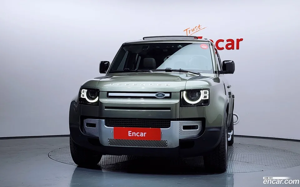 Land Rover Defender 110 D250 SE 2022 — миниатюра 3