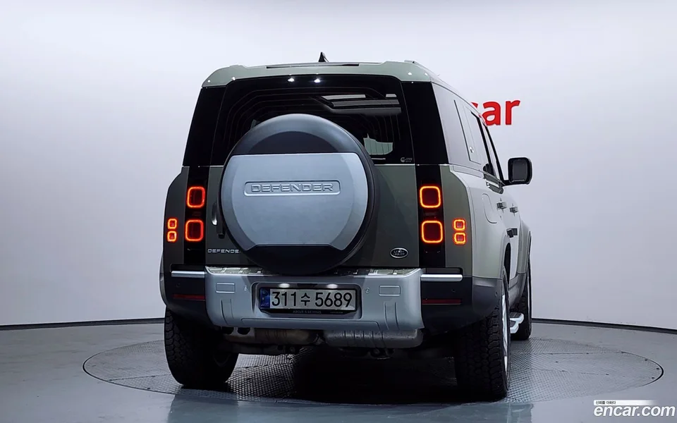 Land Rover Defender 110 D250 SE 2022 — миниатюра 4