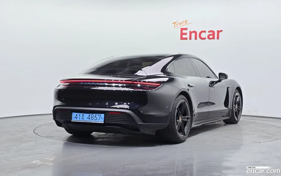 Porsche Taycan 4S 2024 — миниатюра 2