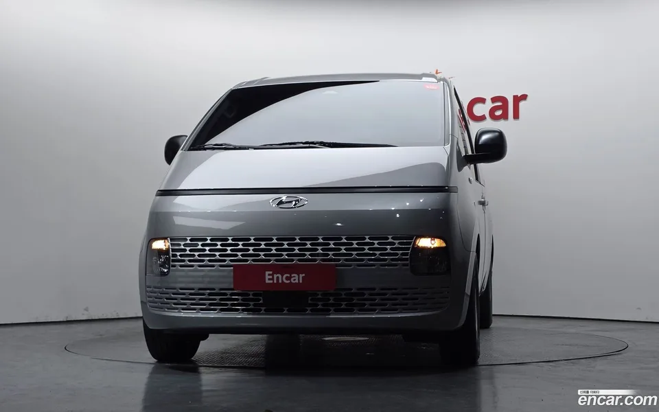 Hyundai Staria 5 2023 — миниатюра 3
