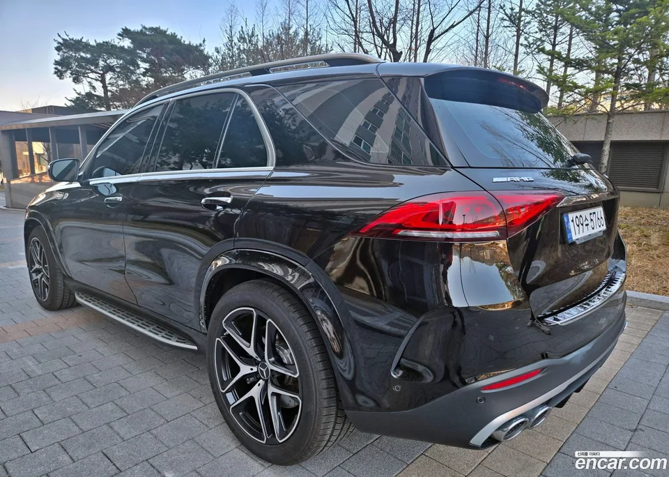 Mercedes-Benz GLE-Class AMG GLE53 4MATIC+ 2023 — миниатюра 4