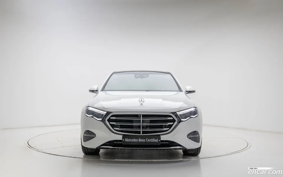 Mercedes-Benz E-Class E450 4MATIC 2024 — миниатюра 3