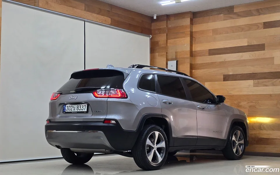 Jeep Cherokee 2.4 2WD 2022 — миниатюра 2