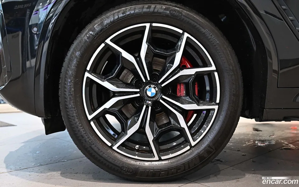 BMW X4 xDrive20i M 2023 — миниатюра 5