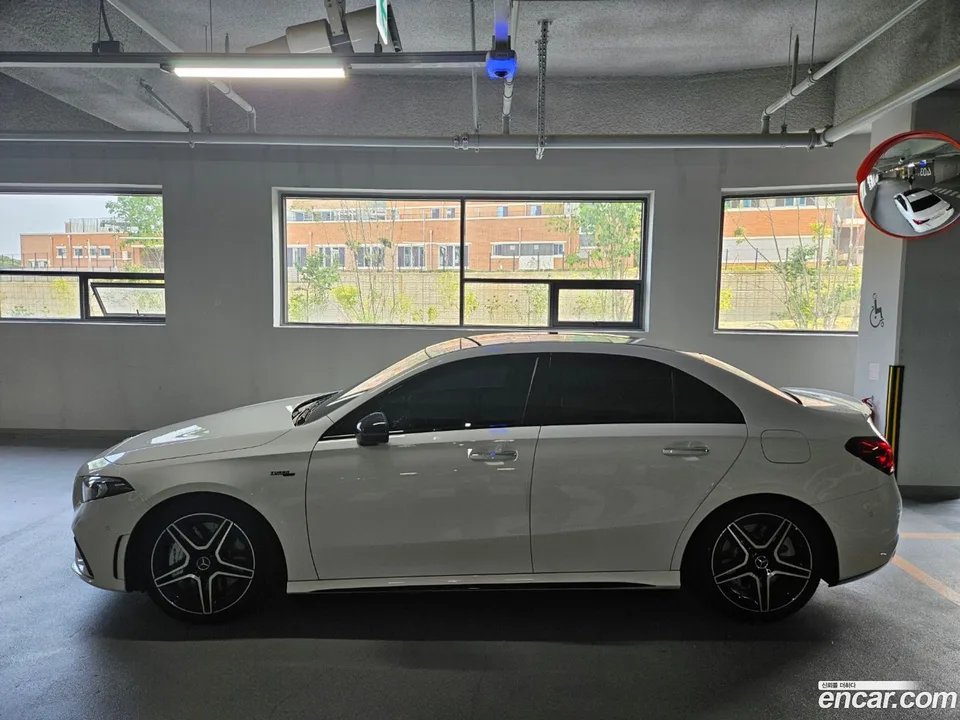 Mercedes-Benz A-Class AMG A35 4MATIC 2023 — миниатюра 2