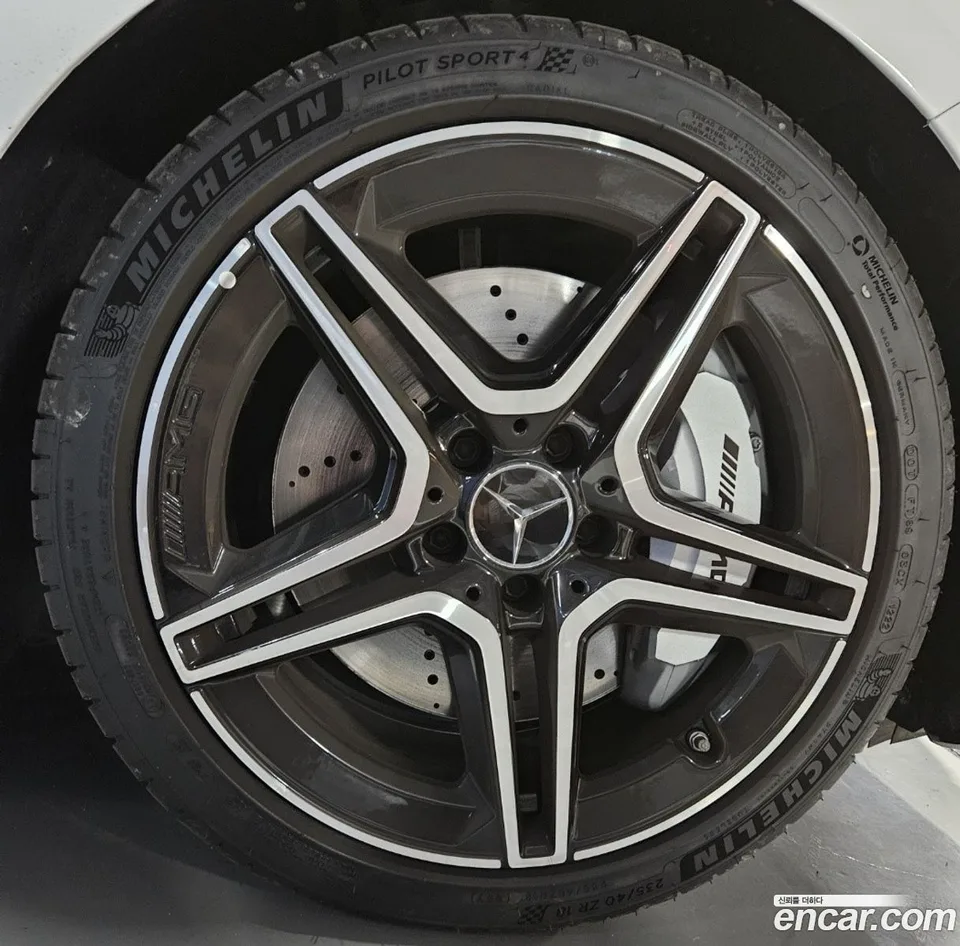 Mercedes-Benz A-Class AMG A35 4MATIC 2023 — миниатюра 5