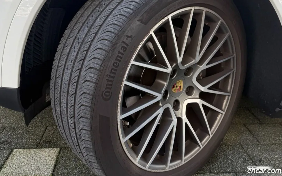 Porsche Cayenne 3.0 2023 — миниатюра 5