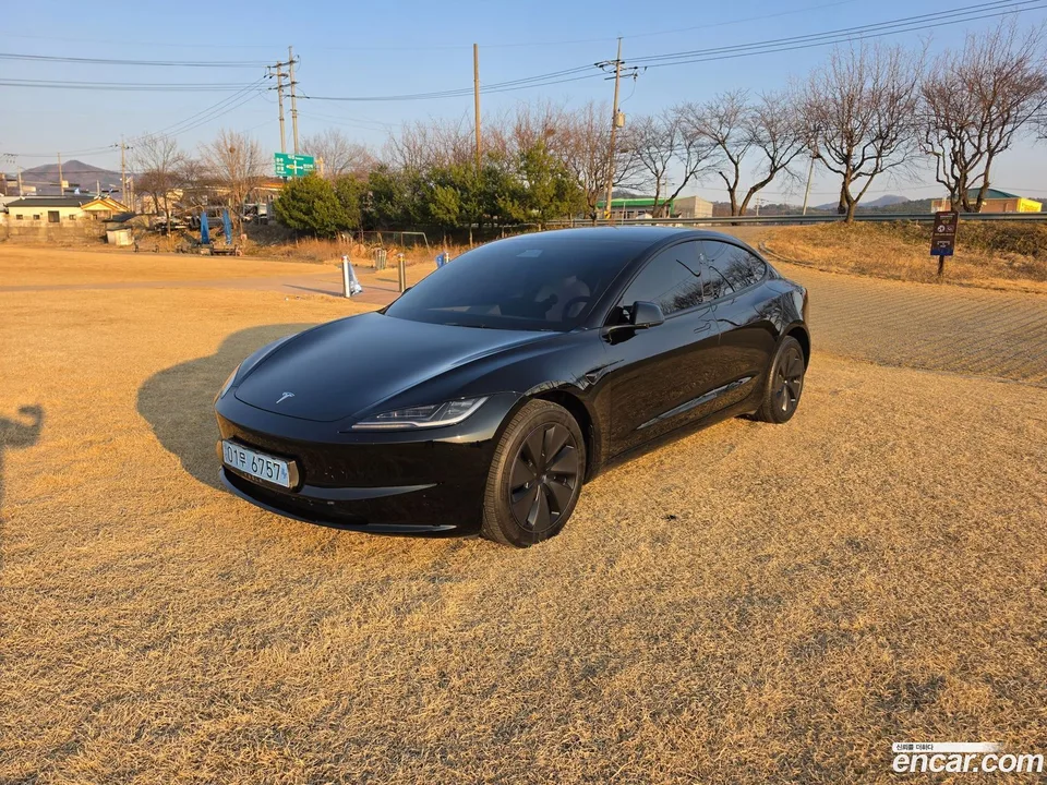 Tesla Model 3 AWD 2024 — миниатюра 3