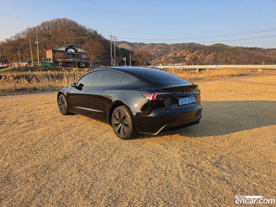 Tesla Model 3 AWD 2024 — миниатюра 5