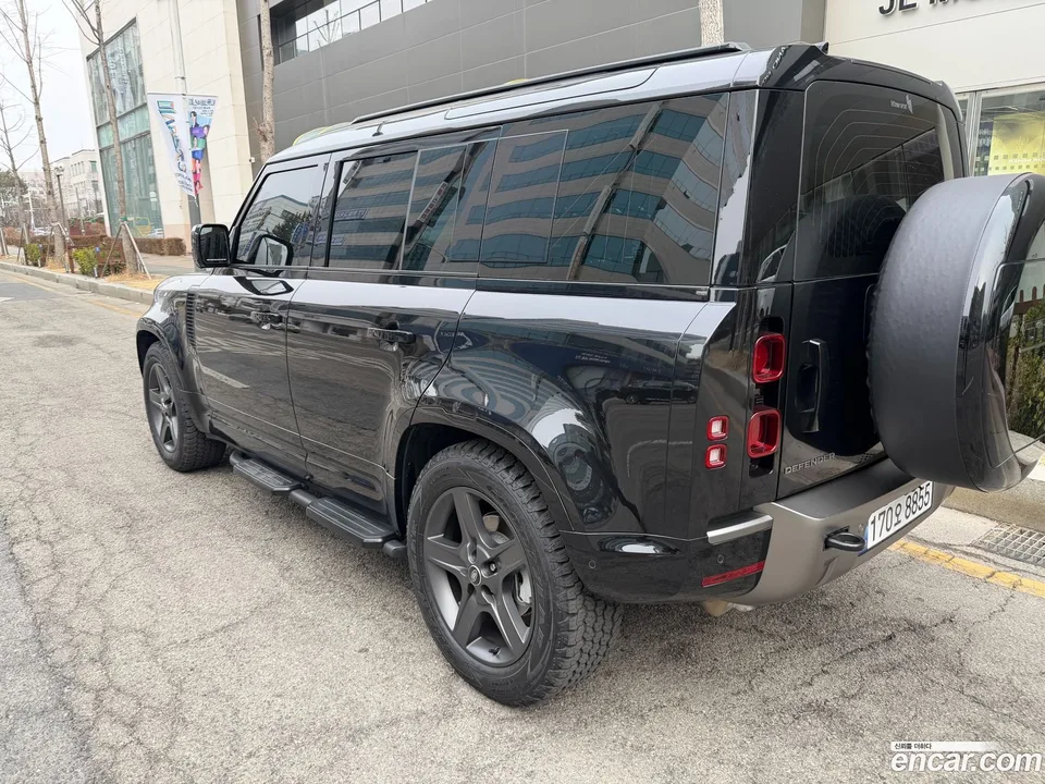 Land Rover Defender 110 D250 X- SE 2025 — миниатюра 2