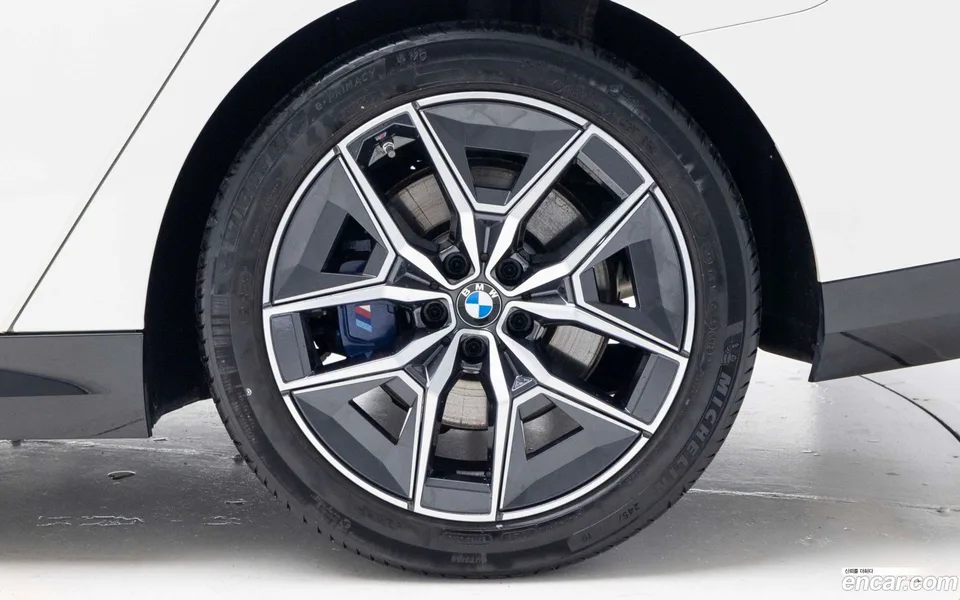 BMW 5 Series 520i M 2024 — миниатюра 5