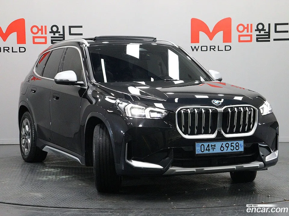 BMW iX1 xDrive 30 xLine 2023 — миниатюра 2