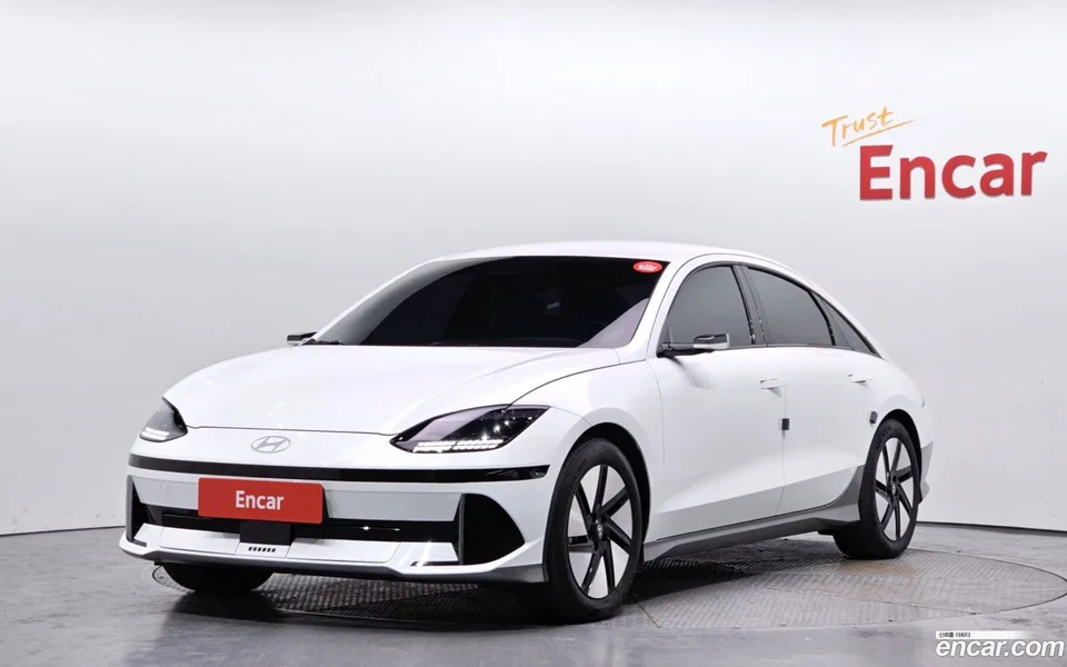 Hyundai Ioniq 6 2023 — фото 1, купить с доставкой в Москву