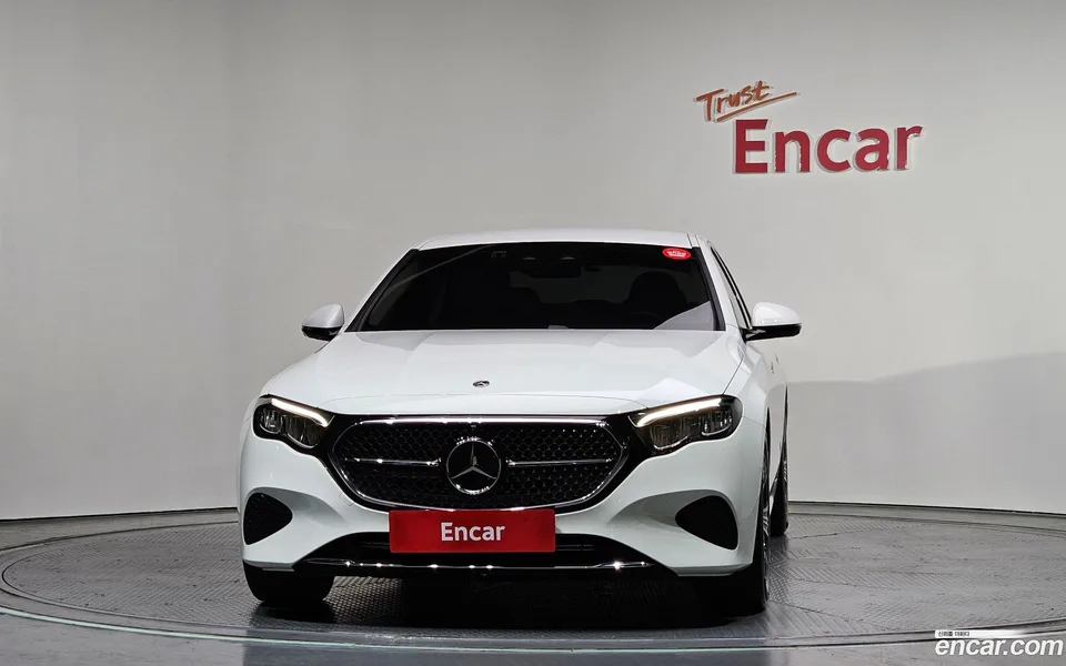 Mercedes-Benz E-Class E200 2024 — миниатюра 3