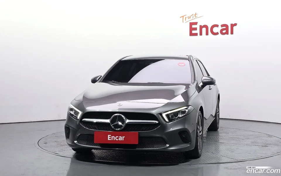 Mercedes-Benz A-Class A220 2022 — миниатюра 3