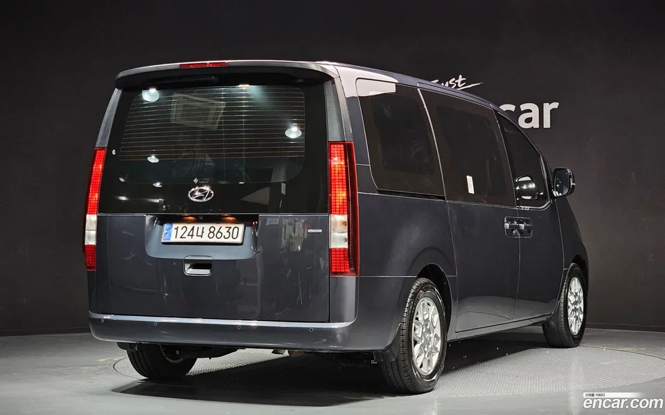 Hyundai Staria 4WD 9 2023 — миниатюра 2