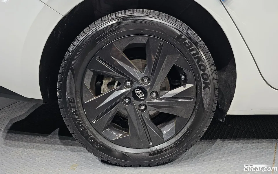 Hyundai Avante Hybrid 2022 — миниатюра 5