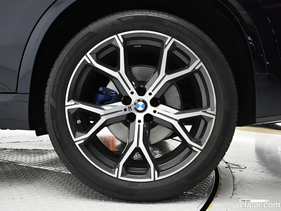 BMW X5 xDrive 40i M 2022 — миниатюра 5