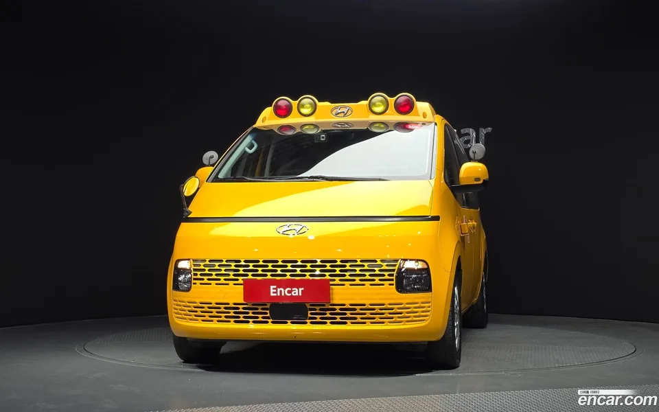 Hyundai Staria L3.5 2023 — миниатюра 3
