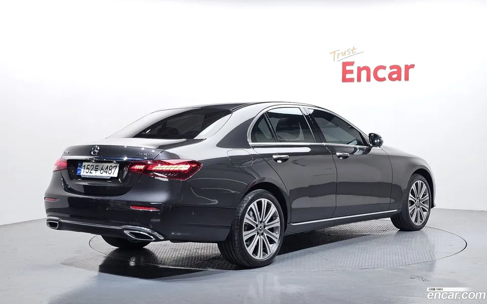 Mercedes-Benz E-Class E350 4MATIC 2023 — миниатюра 2