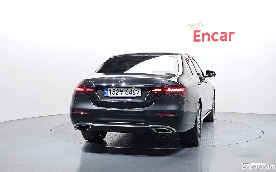 Mercedes-Benz E-Class E350 4MATIC 2023 — миниатюра 4