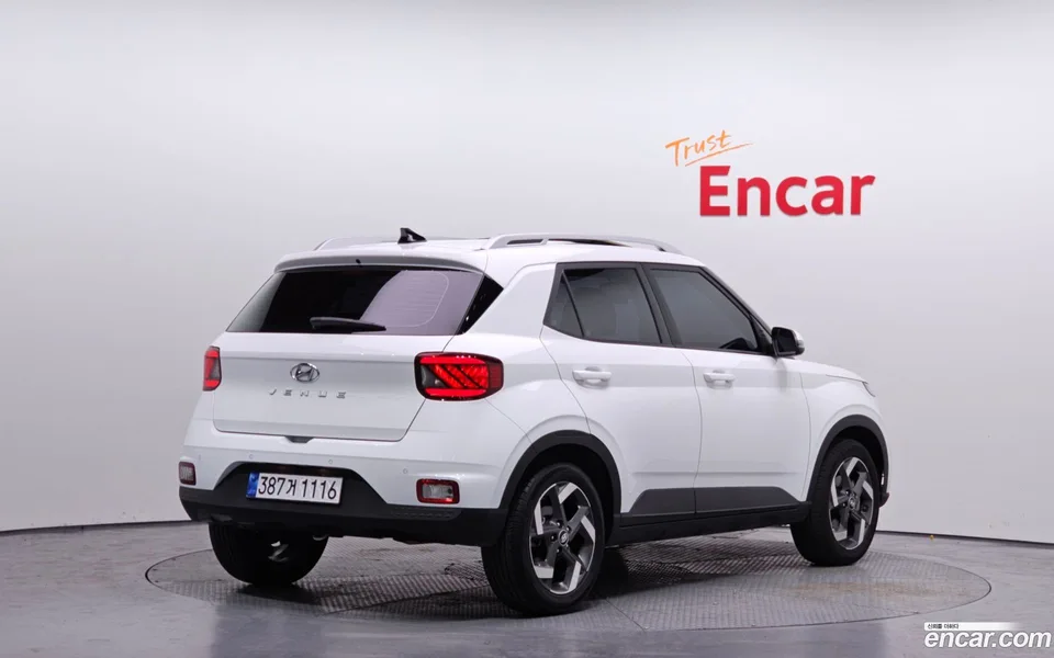 Hyundai Venue 1.6 2023 — миниатюра 2