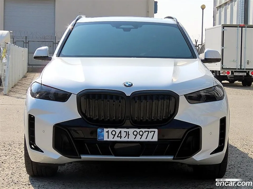 BMW X5 xDrive 40d M 2025 — фото 1, купить с доставкой в Москву