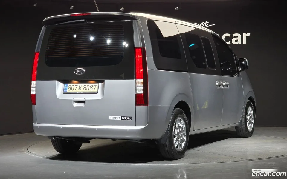 Hyundai Staria 5 2023 — миниатюра 2