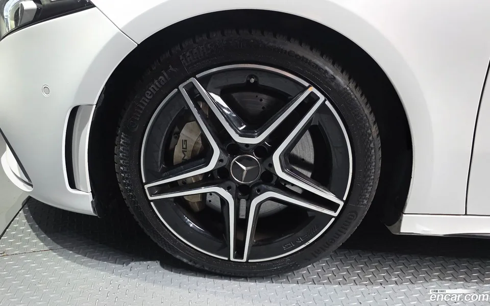 Mercedes-Benz A-Class AMG A35 4MATIC 2022 — миниатюра 5
